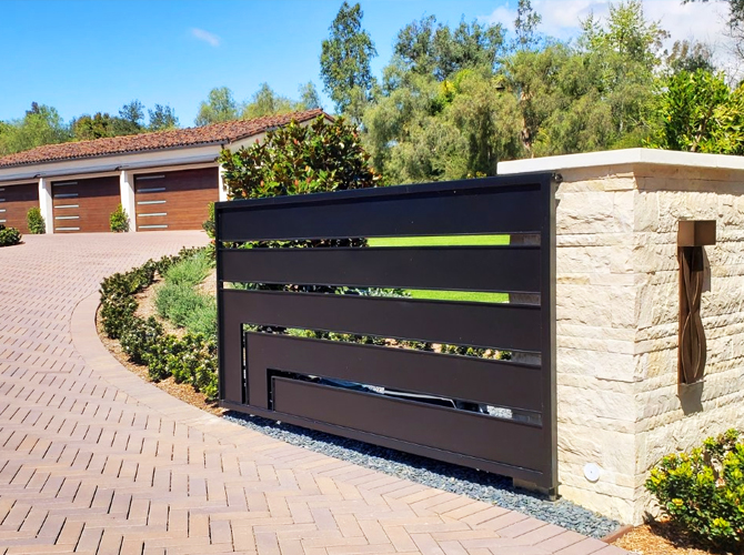 Auto gates,Garage Doors,Intercoms&Car Park Solutions, Bespoke Access